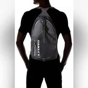 Oakley Men's Commuter Helmet Utility Bag Blackout One Size 921512-02E New